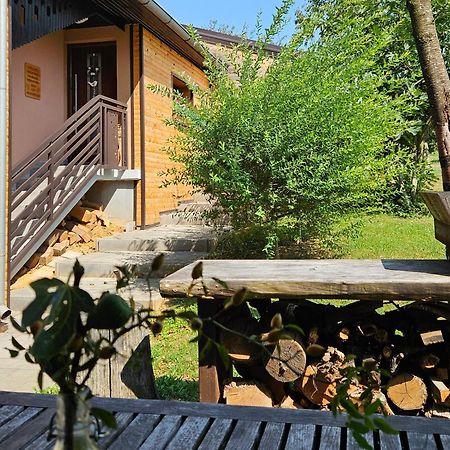 Gozdarjeva Hiska M&K Villa Добровник Екстериор снимка