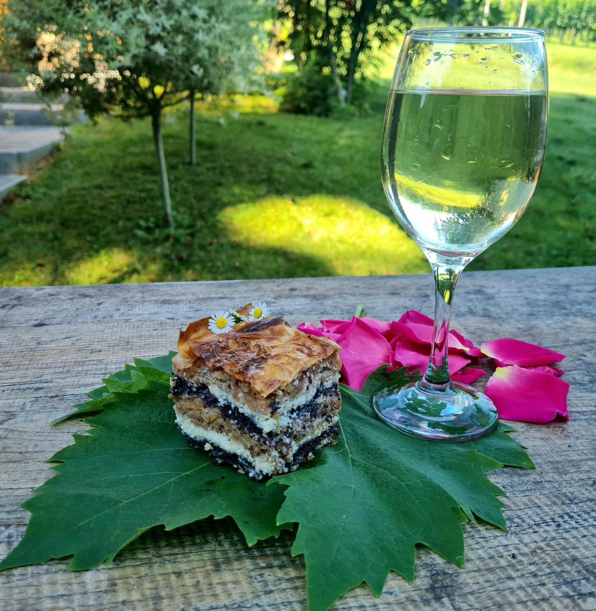 Gozdarjeva Hiska M&K Villa Добровник Екстериор снимка