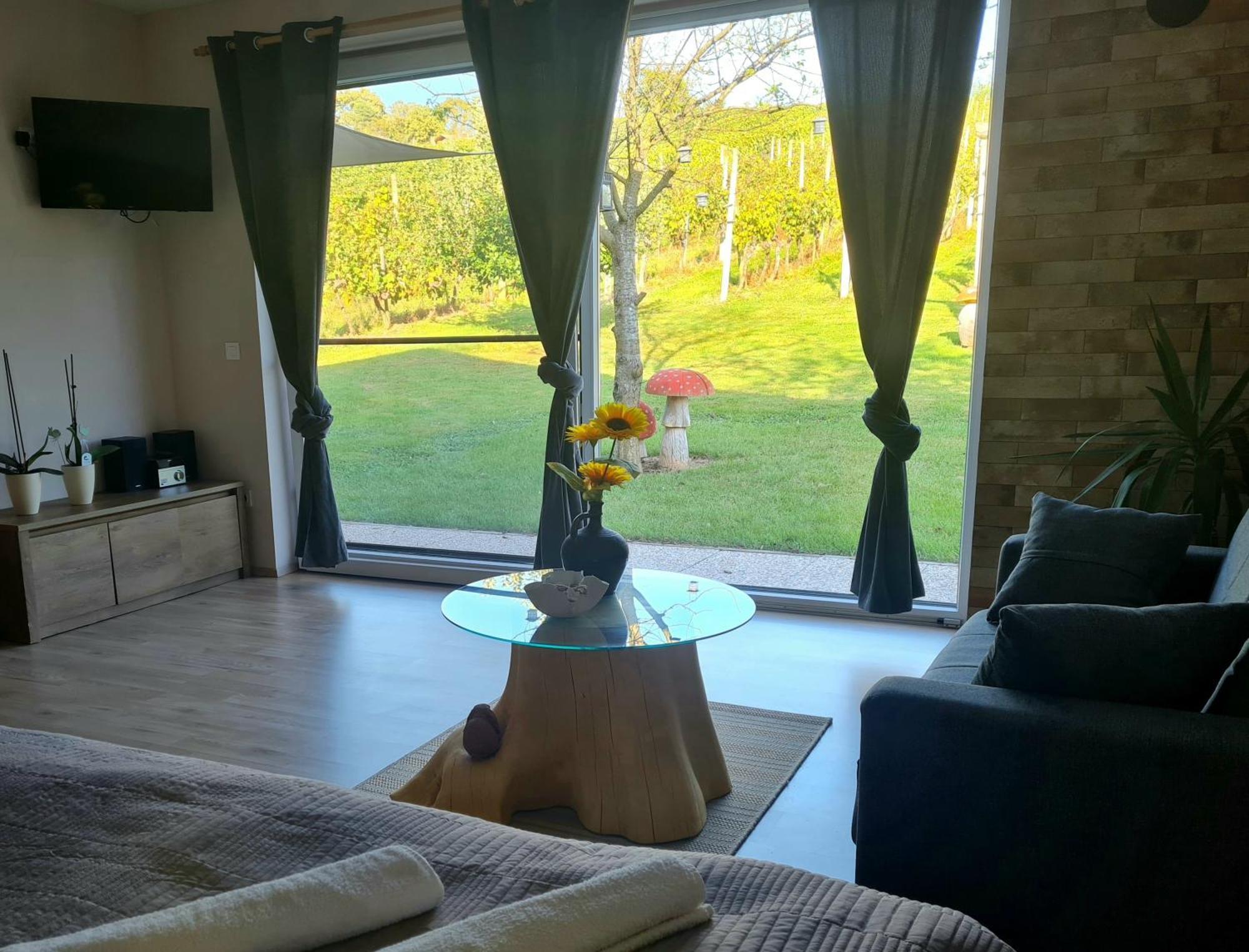 Gozdarjeva Hiska M&K Villa Добровник Екстериор снимка